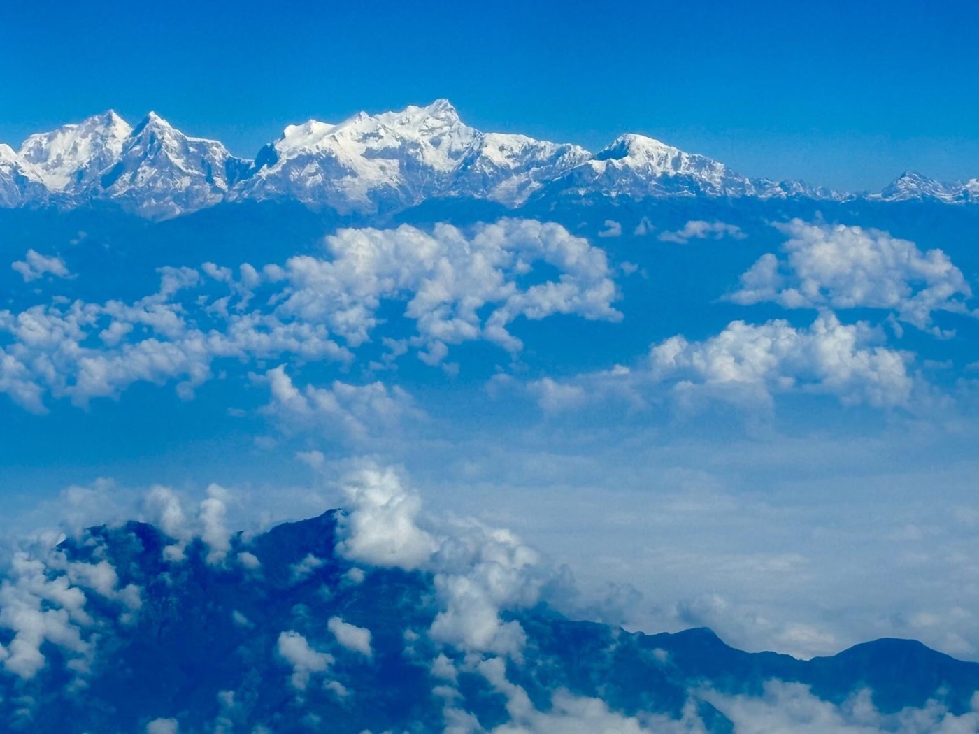 Blick auf den Himalaya über den Wolken